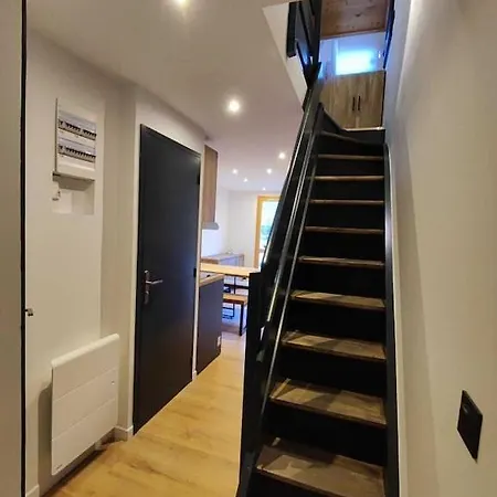 דירה 100% Renovated Duplex, Ideal For Families, Direct Access To The Slopes! Les Allues