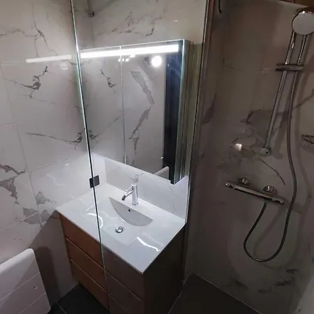 דירה 100% Renovated Duplex, Ideal For Families, Direct Access To The Slopes!